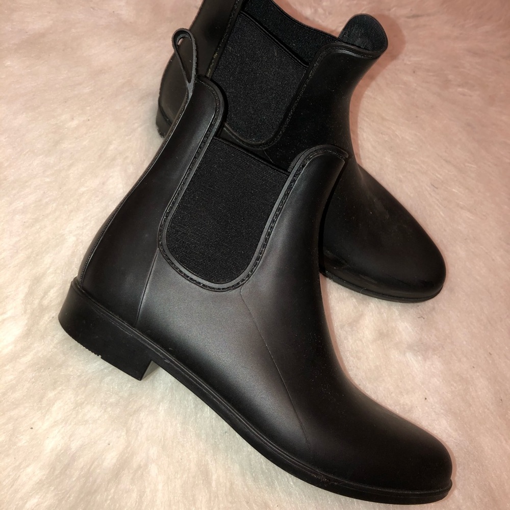 Matte Black Chelsea Rainboots